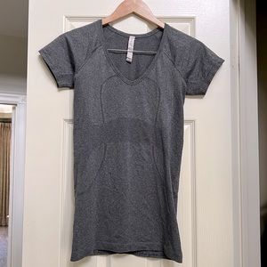 Lululemon Running T-Shirt Heather Grey Women’s Size 6